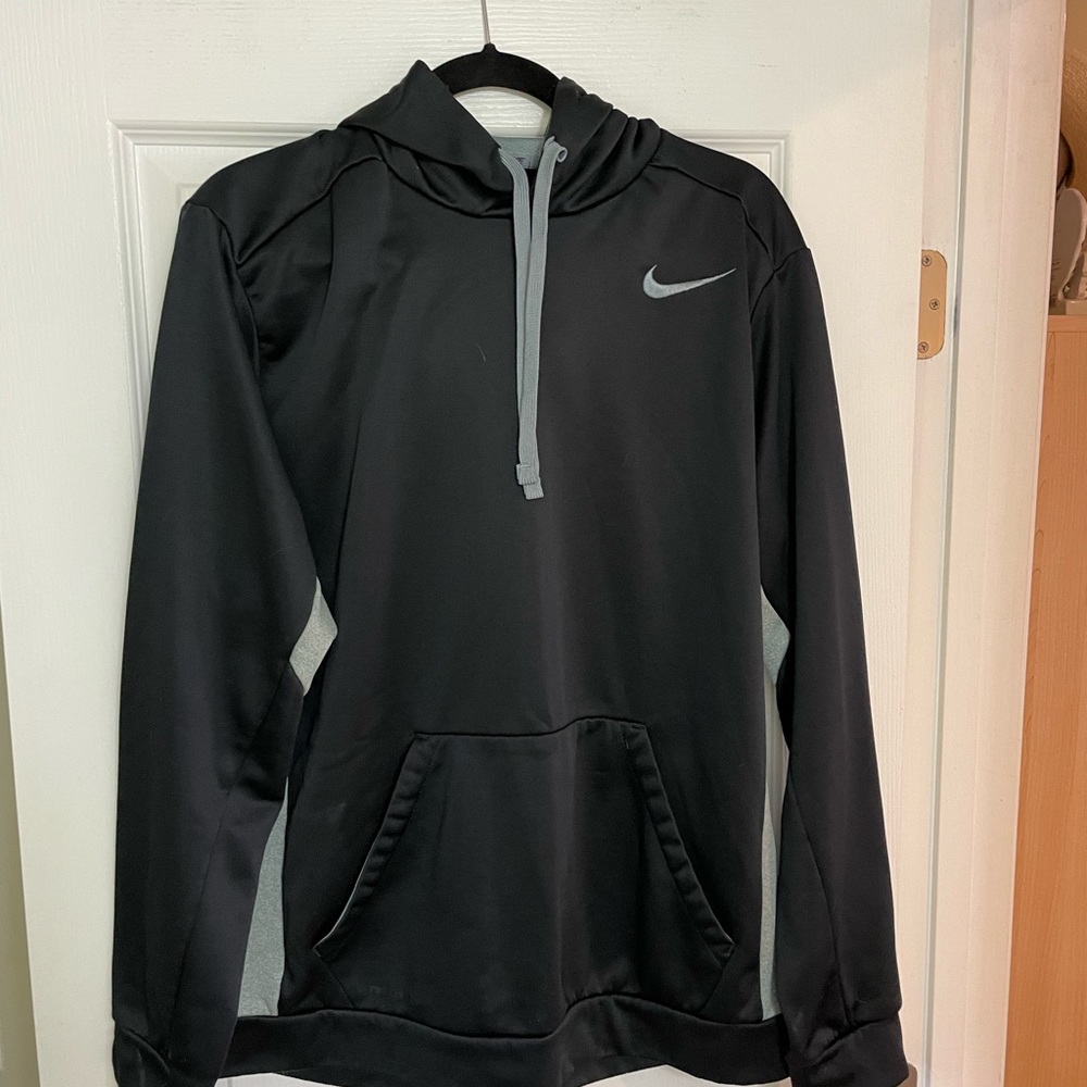 Men’s XL Pullover Nike Pullover Hoodie w/Front Pocket.  Black w/Gray Side Stripe
